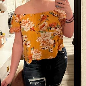 ✨Flower Crop Top✨